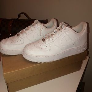 Nike Air Force 1’s Size 8